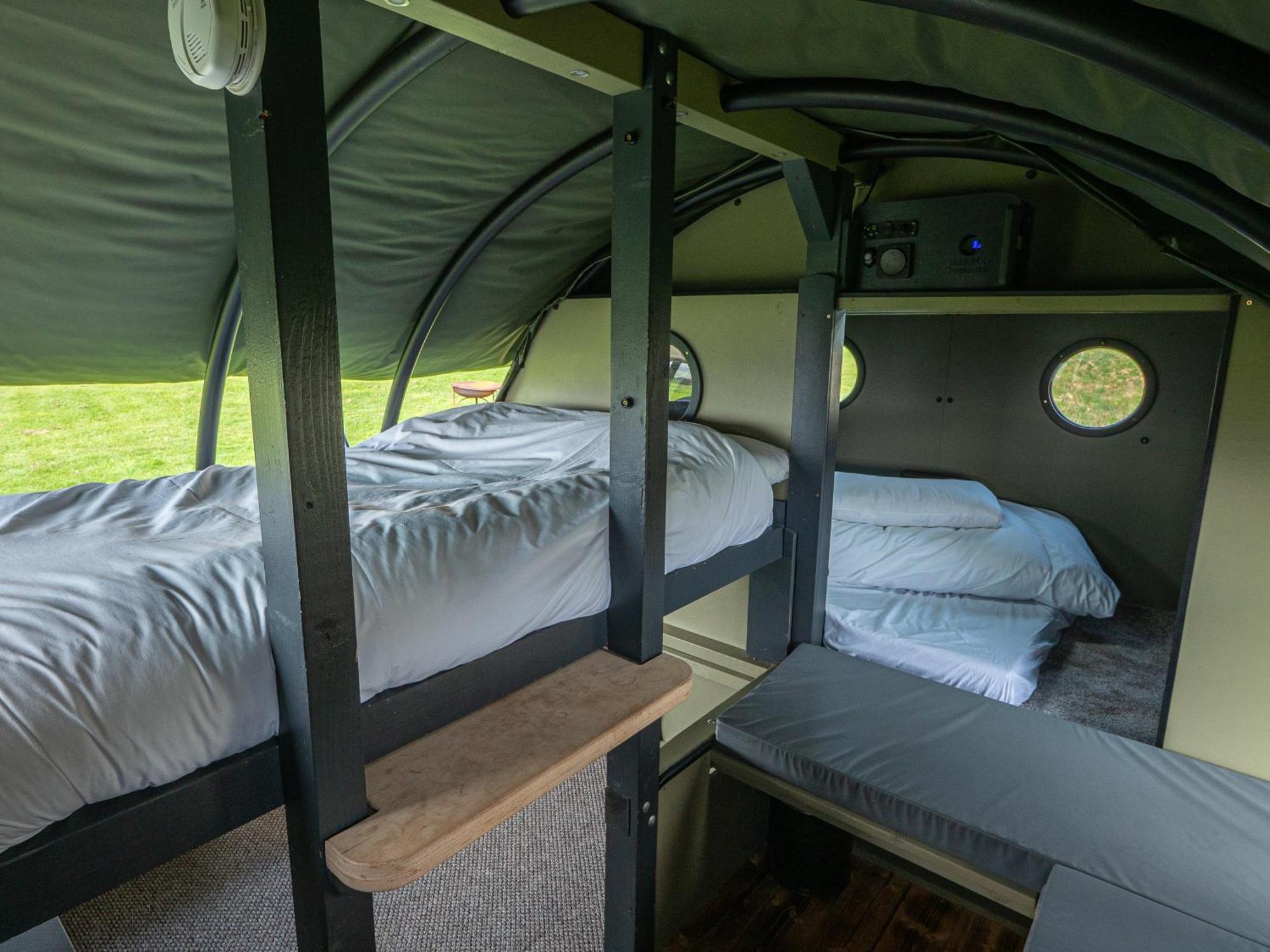 Landpod (2 Double Beds)